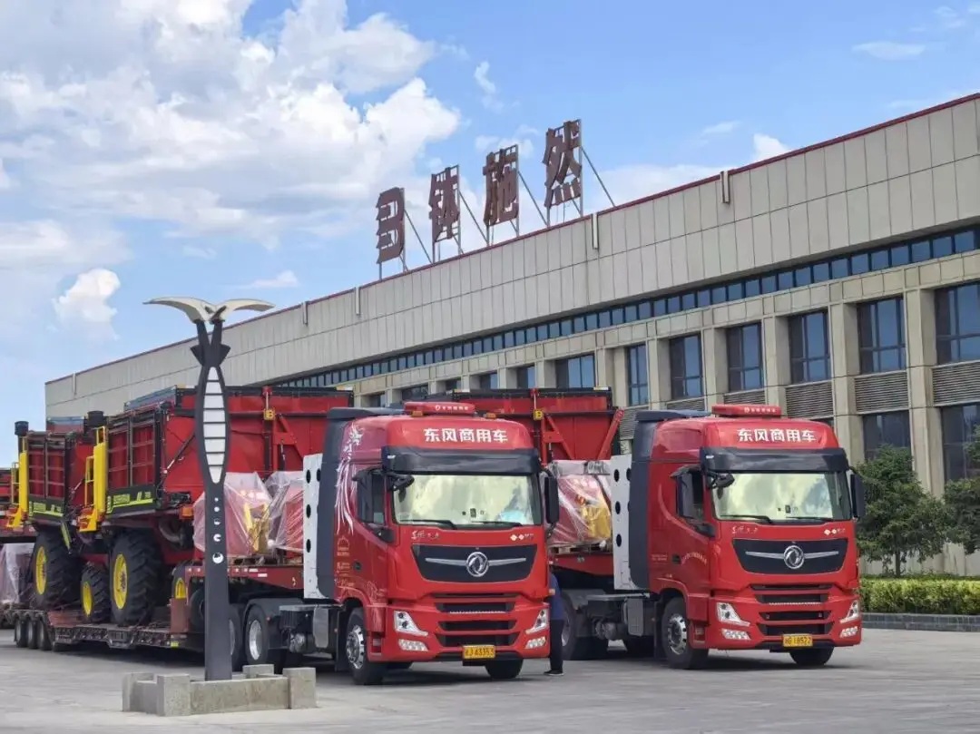 The grand departure ceremony of the Boshiran four row box type cotton picker for export to Uzbekistan was held in Usu
