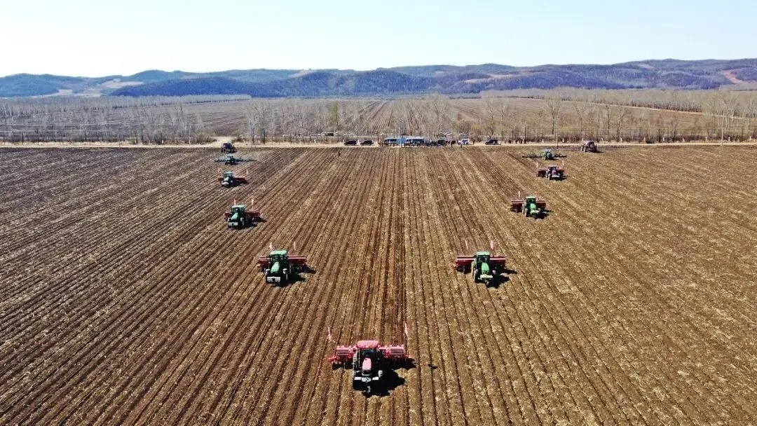 When agricultural machinery enterprises stand at the crossroads of survival and development