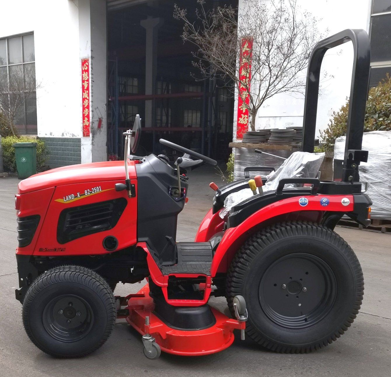 Compact Tractor with MID Pto and MID Mower Deck